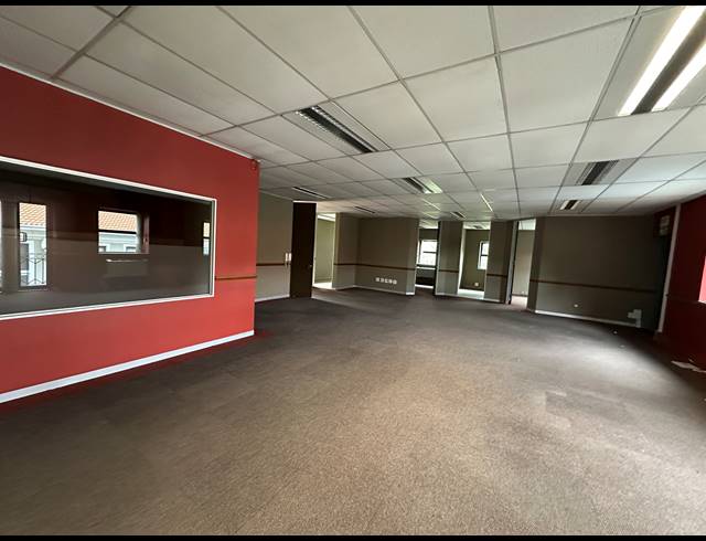 382.60M² OFFICE TO LET IN WOODMEAD